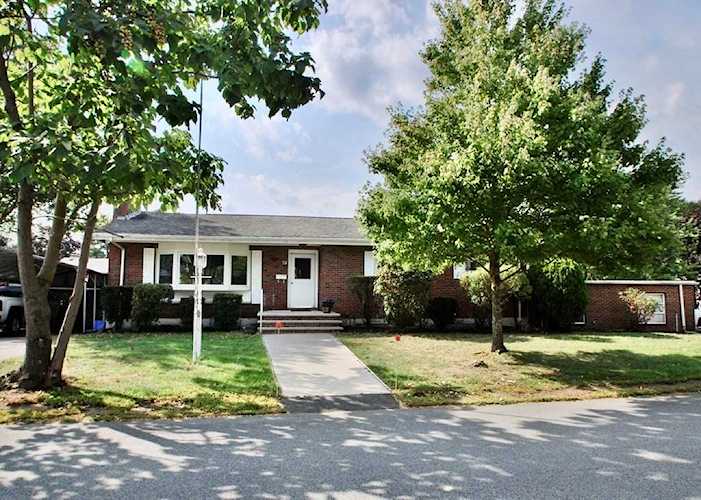 74 Forest St Saugus, MA 01906 | MLS 73038353 Photo 1