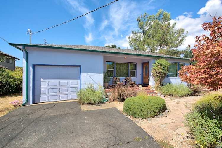 11 Friendly Lane Novato, CA 94945