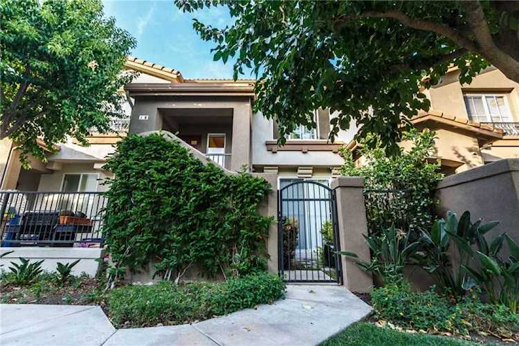 18 Willowdale #121 Irvine, CA 92602 | MLS OC22210921 Photo 1