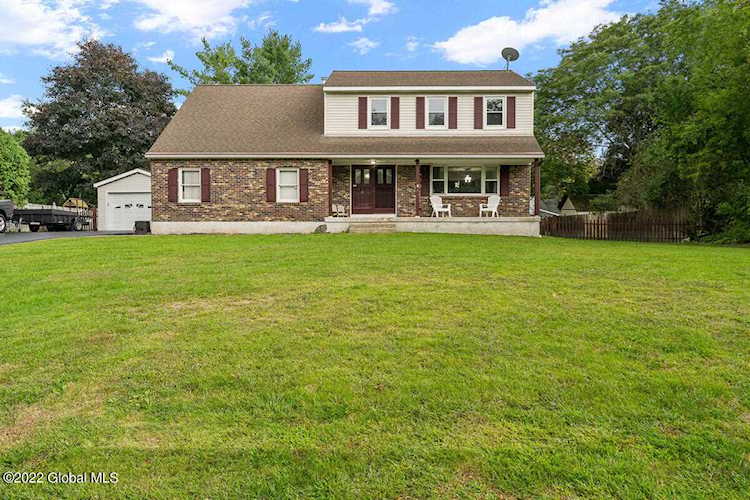 19 Sussex Way Niskayuna, NY 12309 | MLS 202227438 Photo 1