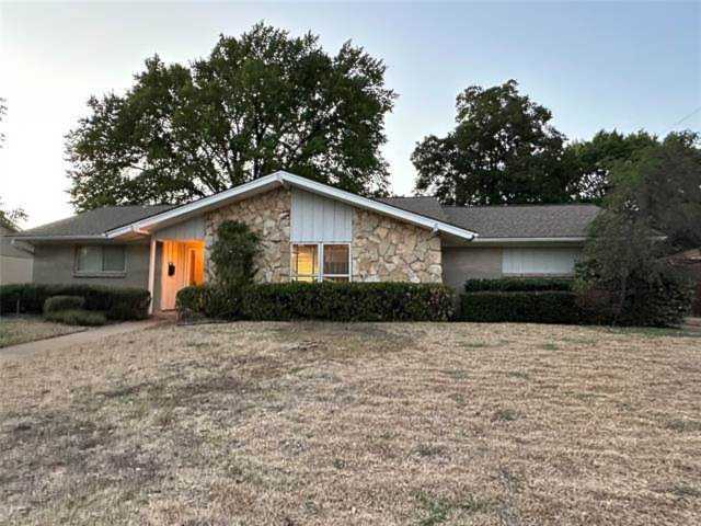 3317 Pine Tree Circle Farmers Branch, TX 75234