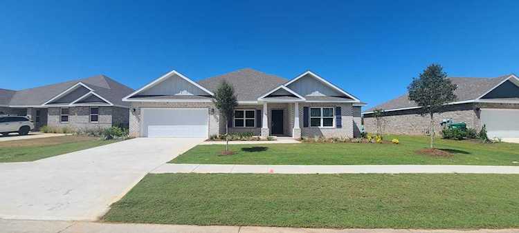 206 Sky Way Freeport, FL 32439