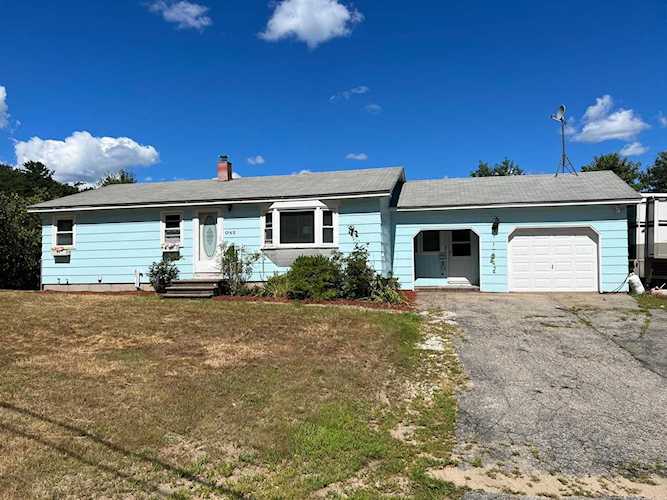 1 Wallace Dr Merrimack, NH 03054 | MLS 4924586 Photo 1