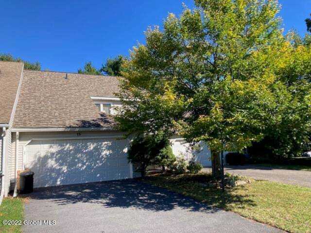15 Carrie Court Niskayuna, NY 12309