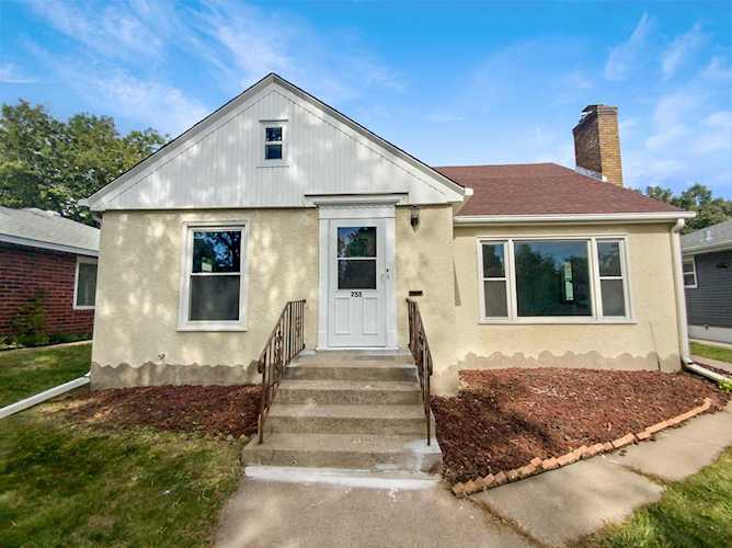 753 Nebraska Avenue E Saint Paul, MN 55106