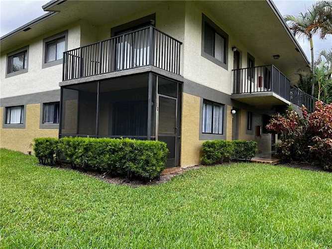 545 Trace Cir #102 Deerfield Beach, FL 33441