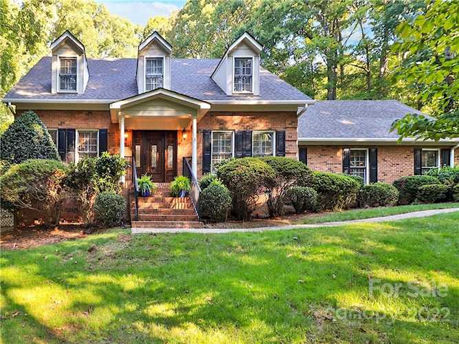 3000 Simmon Tree Rd Charlotte, NC 28270