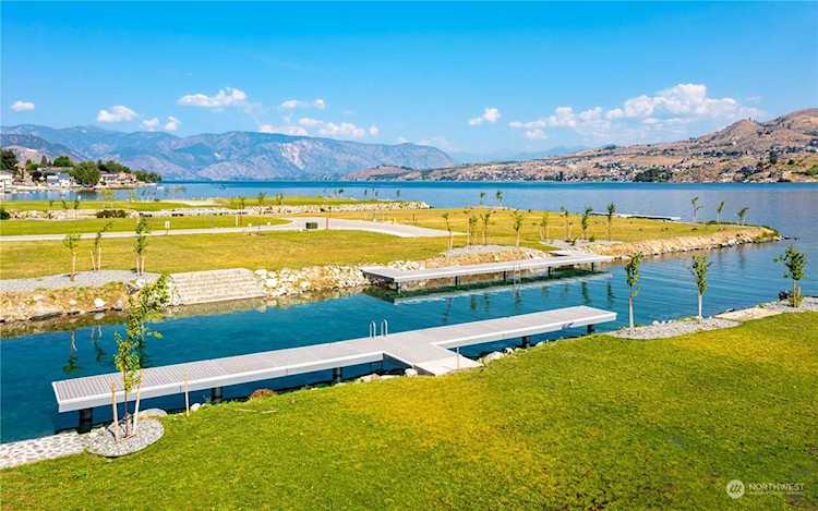 102 Bass Ln Chelan, WA 98816