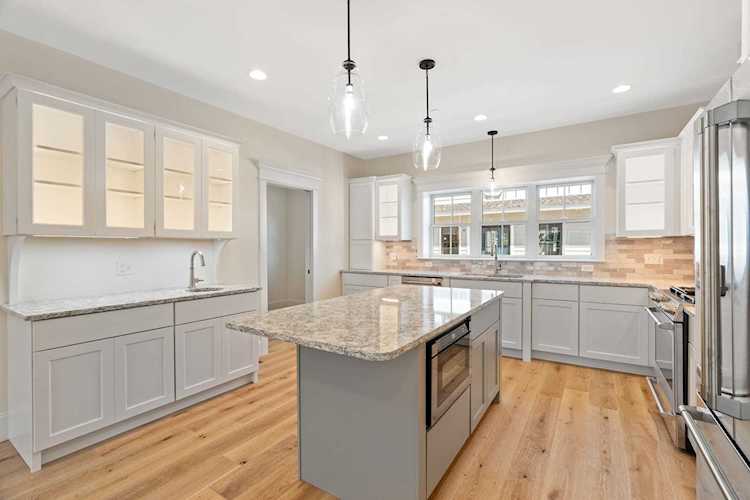 50 Cate St #18 Portsmouth, NH 03801