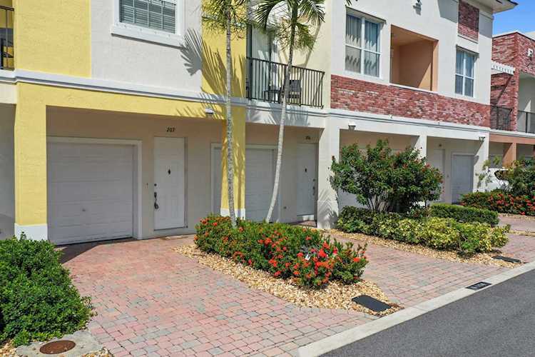 10360 SW Stephanie Way #6207 Port Saint Lucie, FL 34987
