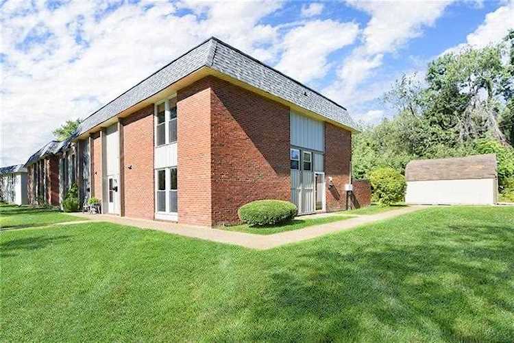 235 College Park Drive Coraopolis, PA 15108 | MLS 1578137 Photo 1