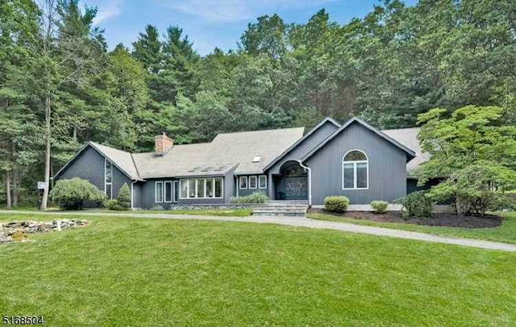 12 Echo Dr - Home for Sale in Sparta Twp. NJ Photo 1