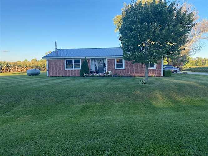 7902 S Ladoga Rd Ladoga, IN 47954 | MLS 21885811 Photo 1