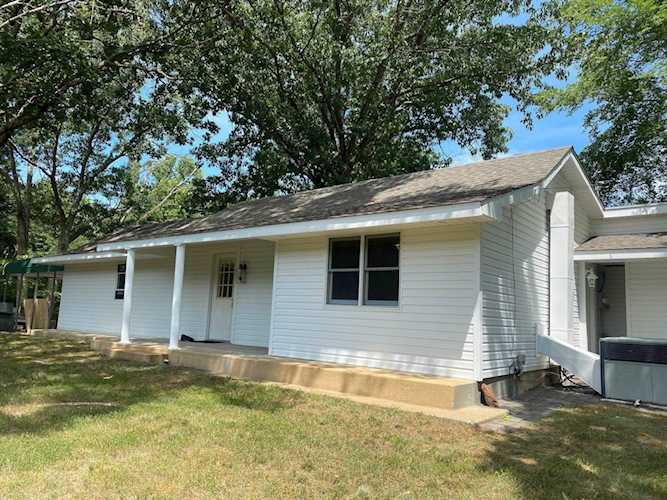 Haltom Real Estate, local REALTORS® Specialize in Selling Homes in Jackson, TN & Surrounding Areas : Madison County, Henderson County, Carroll County, Gibson County, Chester County, Hardeman County, Crockett County Photo 1
