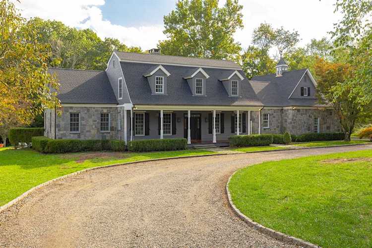 10 Cox Rd Pawling, NY 12564