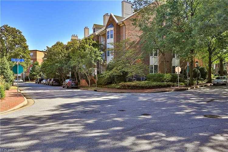 300 Yarmouth St #335 Norfolk, VA 23510 home for sale, MLS#10458810 - Crescas Real Estate Photo 1