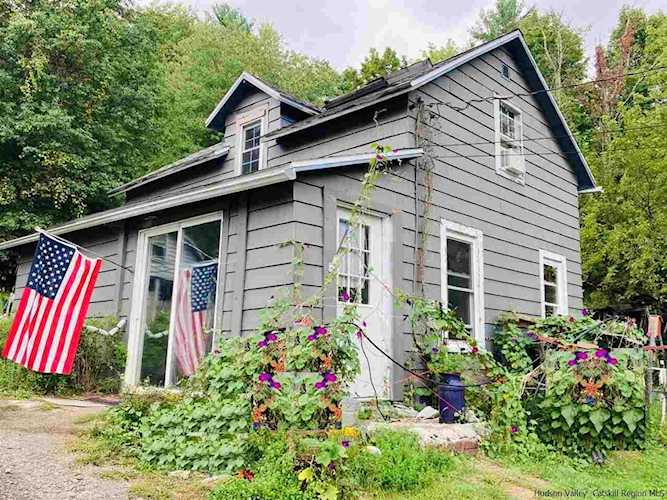 420 Mohonk Rd Marbletown, NY 12440