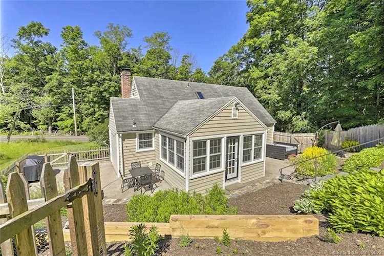 869 Dogburn Road Orange, CT 06477