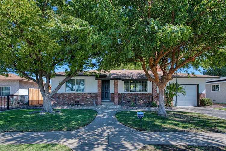 3828 N Lafayette Avenue Fresno, CA 93705 | MLS 585140 Photo 1
