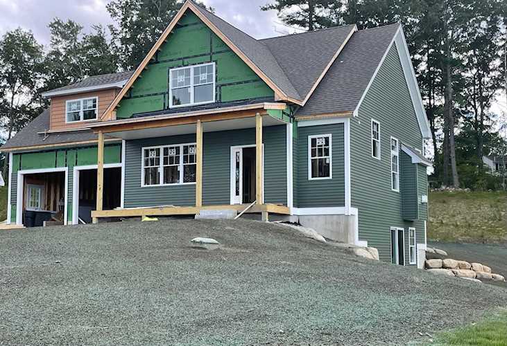 136 Arthur Ave Manchester, NH 03104