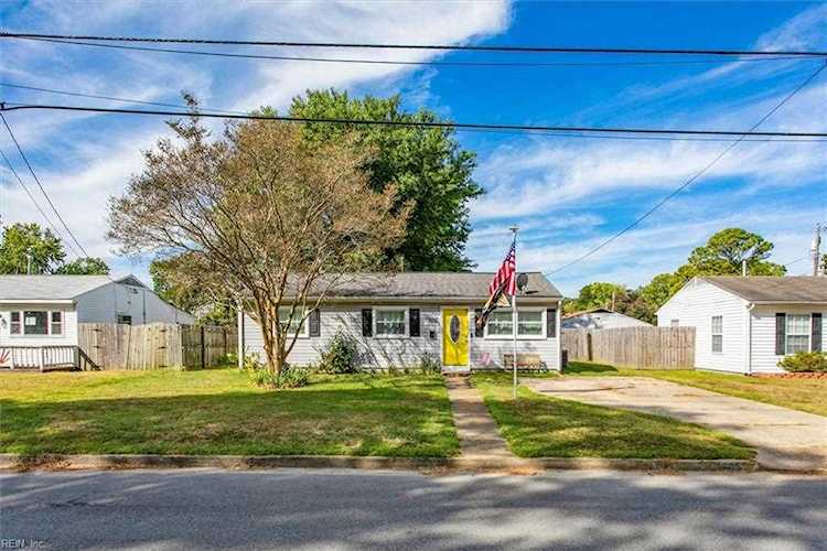 1605 Grimes Rd Hampton, VA 23663