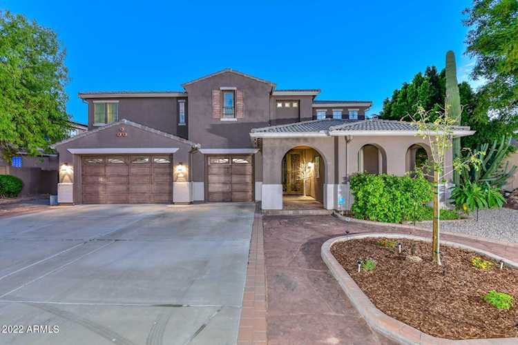 5725 W Ludden Mountain Drive Glendale, AZ 85310
