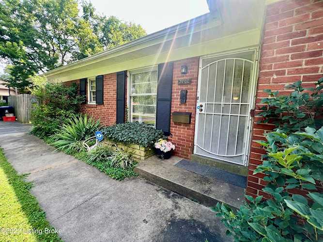 2700 Goldsmith Ln Louisville, KY 40220 | MLS 1620570 Photo 1