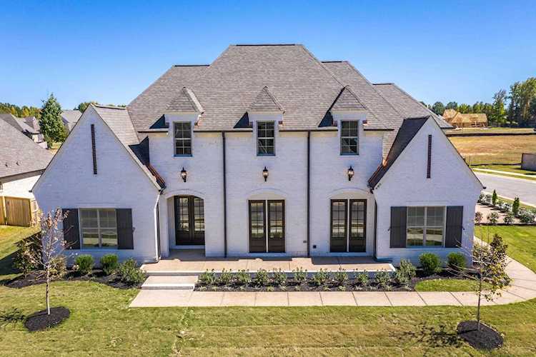 680 E Cypress View Cir Collierville, TN 38017