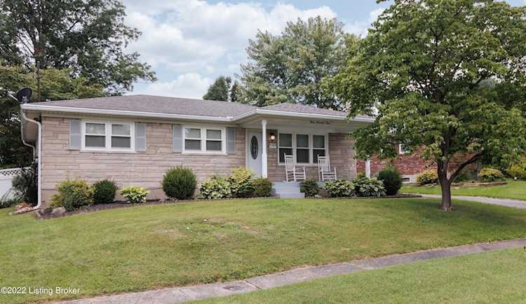3004 Flair Knoll Dr Louisville, KY 40216 | MLS 1620372 Photo 1