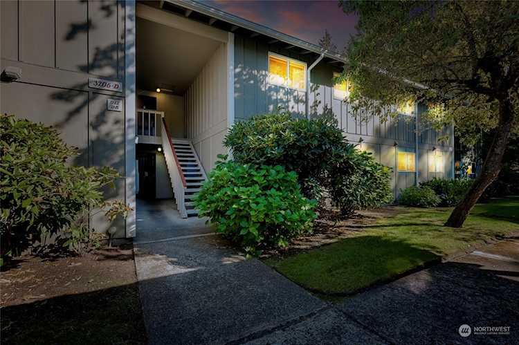 3206 Pine Rd NE #D12 Bremerton, WA 98310