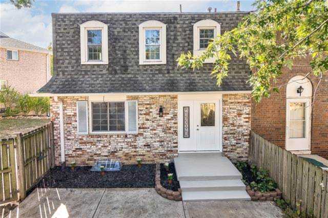 7100 NW Chapel Woods Ln Kansas City, MO 64152 | MLS 2404680 Photo 1