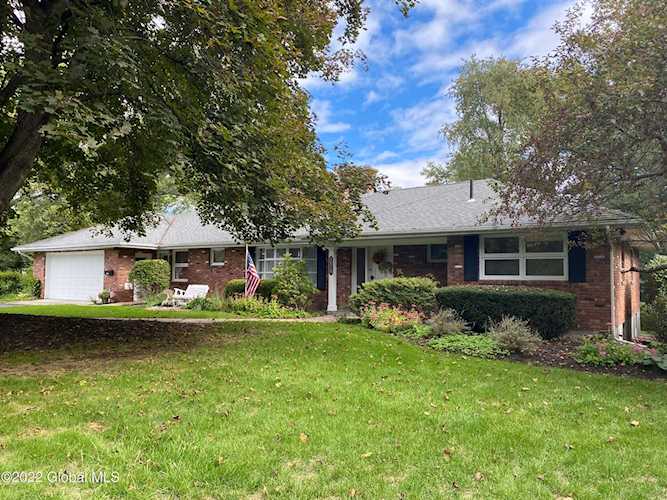 2515 Peters Ln Niskayuna, NY 12309 | MLS 202227588 Photo 1