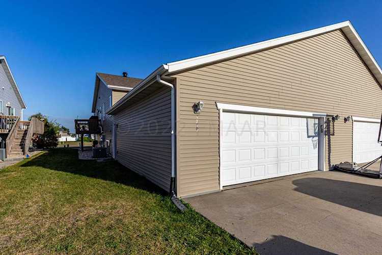 4759 Harvest Dr S Fargo, ND 58104 | MLS 22-4851 Photo 1