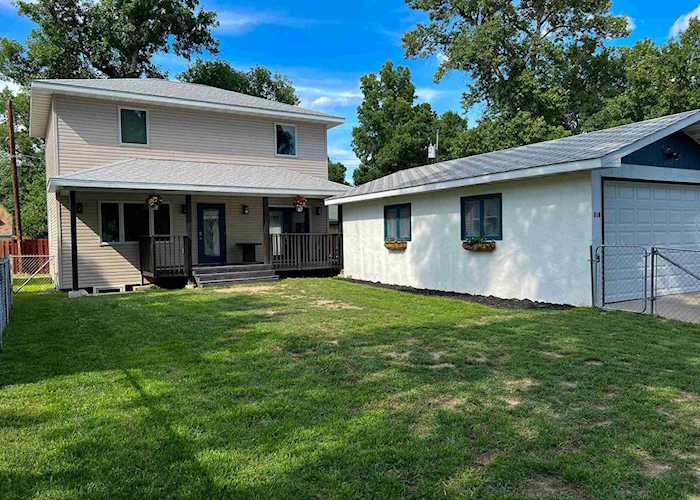 910 SW 1st Ave Minot, ND 58701
