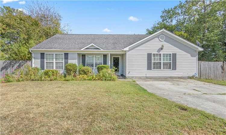 110 Brockwell Ave Norfolk, VA 23502 home for sale, MLS#10458565 - Crescas Real Estate Photo 1