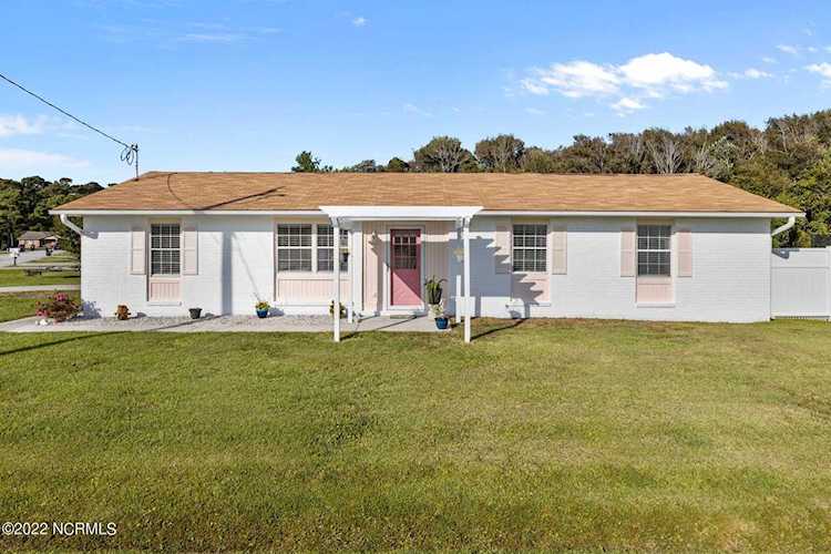 100 Briar Patch Drive Beaufort, NC 28516