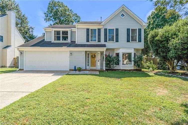 home for sale in Michaels Woods Hampton VA 23666 - MLS 10459010 Photo 1