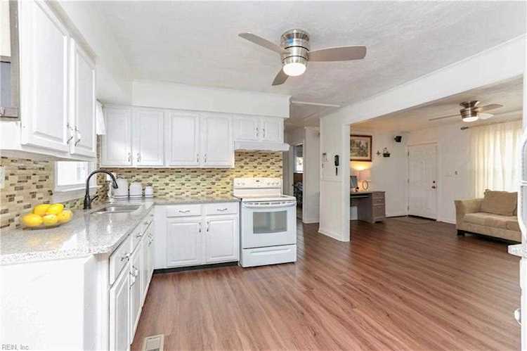 1735 Sparrow Rd Chesapeake, VA 23320