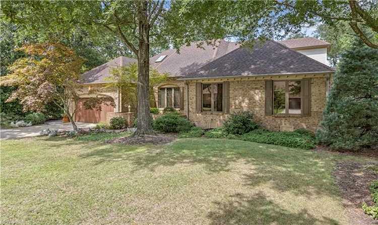 Virginia Area Real Estate Agent Photo 1