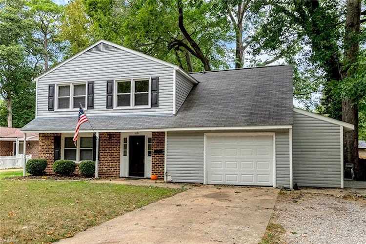 1027 E Little Back River Rd Hampton, VA 23669 | MLS 10452577 Photo 1