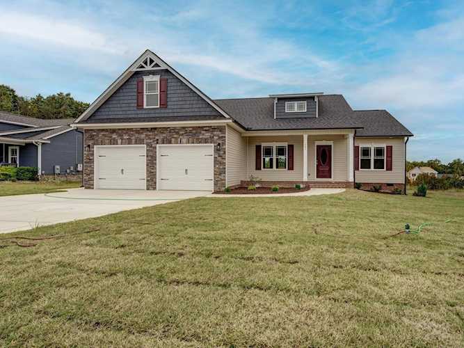 101 Oakhaven Drive Holly Springs, NC 27540