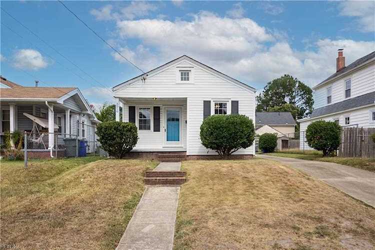 3516 Buckingham St Norfolk, VA 23513 home for sale, MLS#10459084 - Crescas Real Estate Photo 1