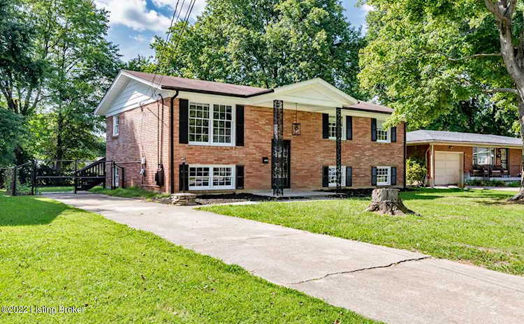 7504 Faxon Ct Louisville, KY 40258