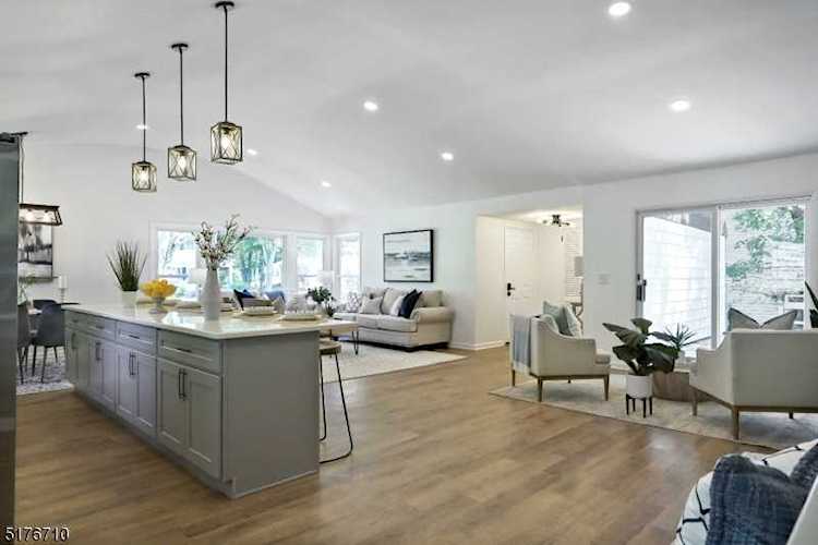 47 Briarwood Dr E Berkeley Heights Twp., NJ 07922