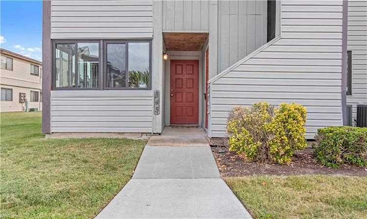 Virginia Area Real Estate Agent Photo 1
