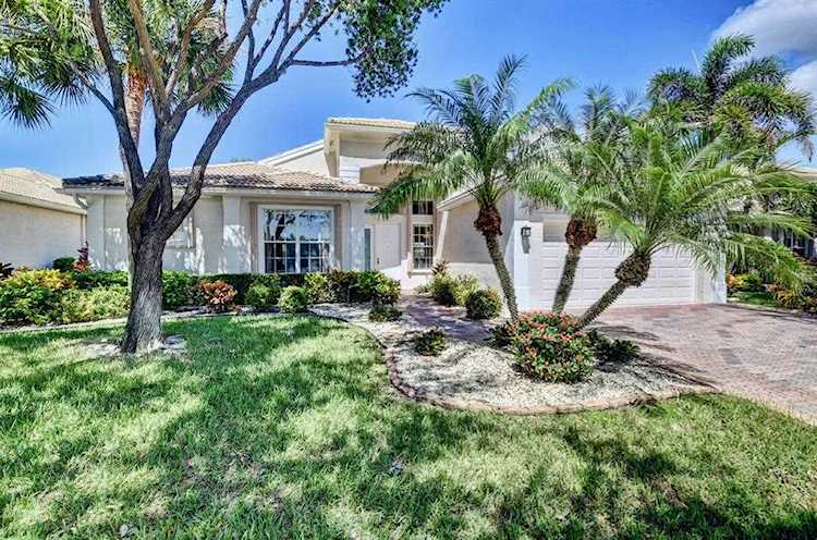 13275 Alhambra Lake Circle Delray Beach, FL 33446
