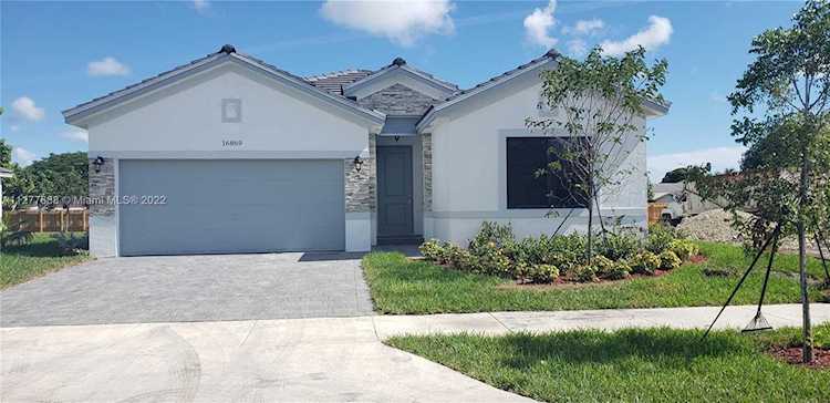 23326 SW 119th Ave Miami, FL 33032
