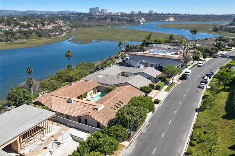 1936 Galaxy Dr Newport Beach, CA 92660 | MLS LG22181096 Photo 1