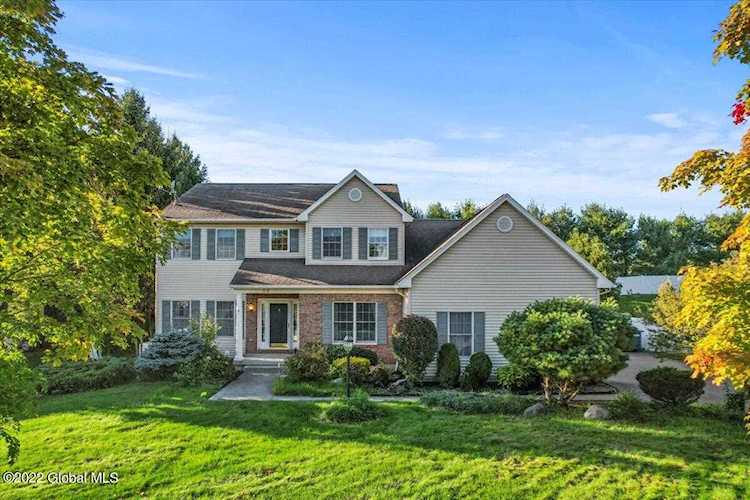 58 Traditional Ln Loudonville, NY 12211