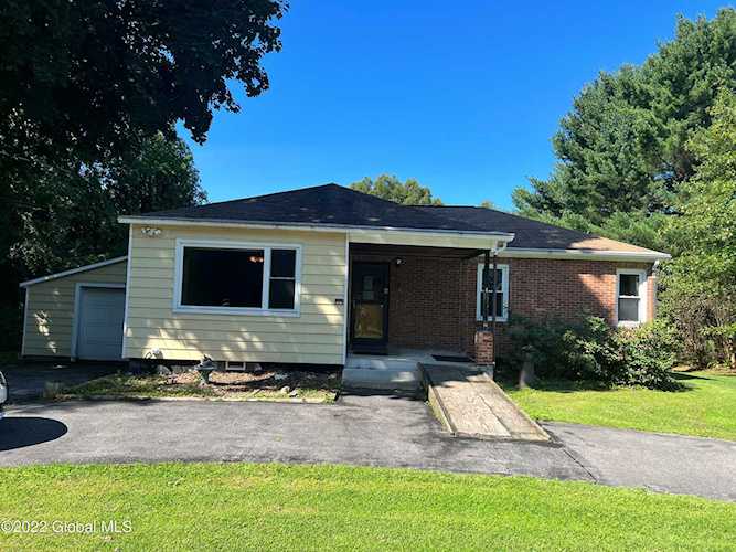 4 Wing Rd Rexford, NY 12148